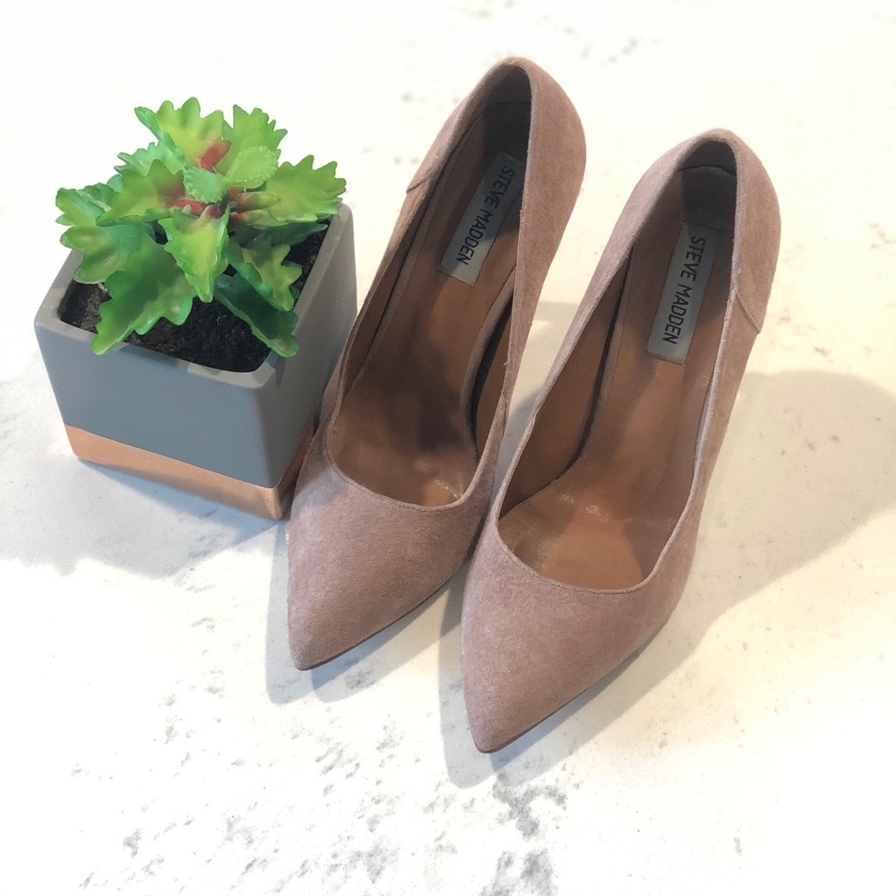 Steve Madden Suede Blush Pumps